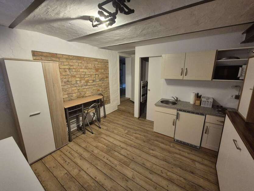 Wohnung zum Mieten in Rostock 300 € 16 m²