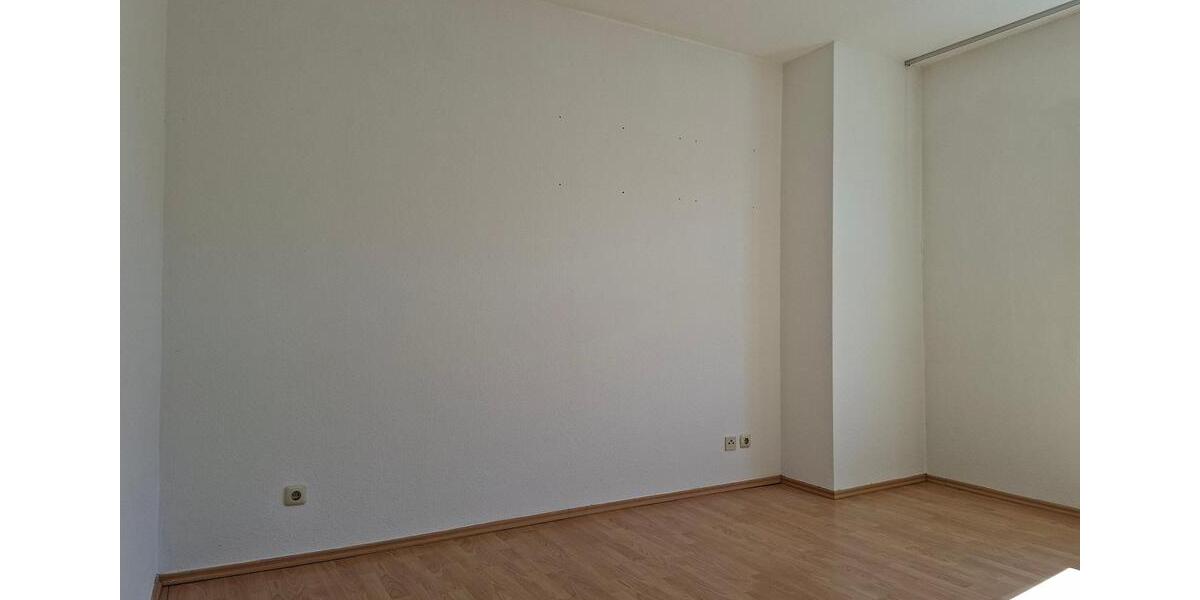 Dachgeschoßwohnung Rostock Hansaviertel - 3 Zimmer, 73 m&sup2;, 800&euro; | Angebot:26278044
