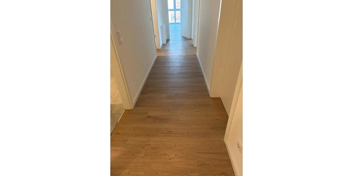 Etagenwohnung Rostock Groß-Klein - 4 Zimmer, 101 m&sup2;, 1.800&euro; | Angebot:26536601