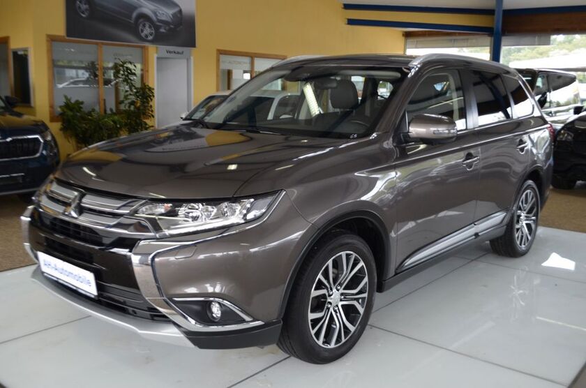 Mitsubishi Outlander 100.000 km 18.880 € Bad Doberan 18209