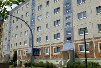 Wohnung zum Mieten in Rostock 345 € 51.03 m²
