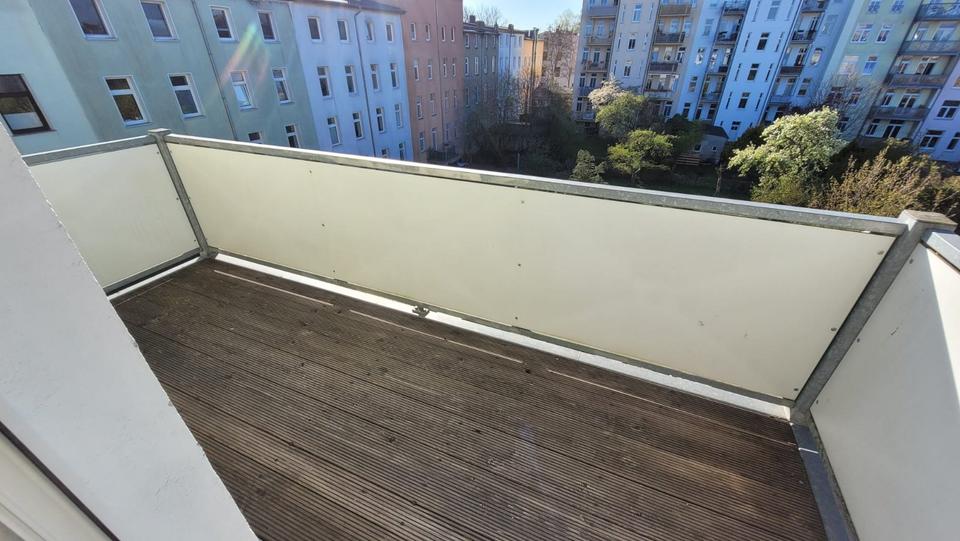 Dachgeschoßwohnung Rostock Hansaviertel - 3 Zimmer, 73 m&sup2;, 800&euro; | Angebot:26278044