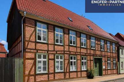 Haus Bützow - 14 Zimmer, 330 m&sup2;, 329.000&euro; | Angebot:27230808