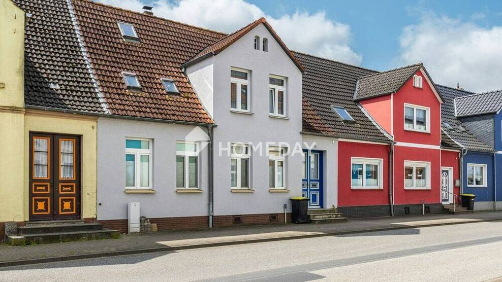 Vermietetes Zweifamilienhaus mit viel Stauraum im Keller