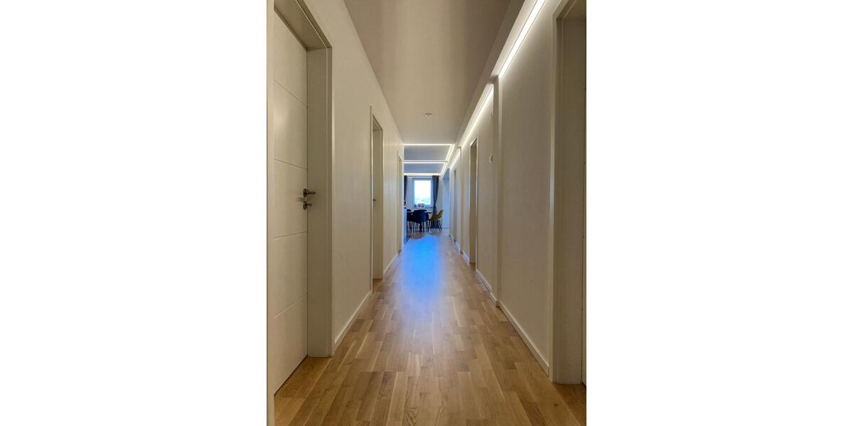 Etagenwohnung Rostock Hansaviertel - 4 Zimmer, 154 m&sup2;, 2.000&euro; | Angebot:23620104
