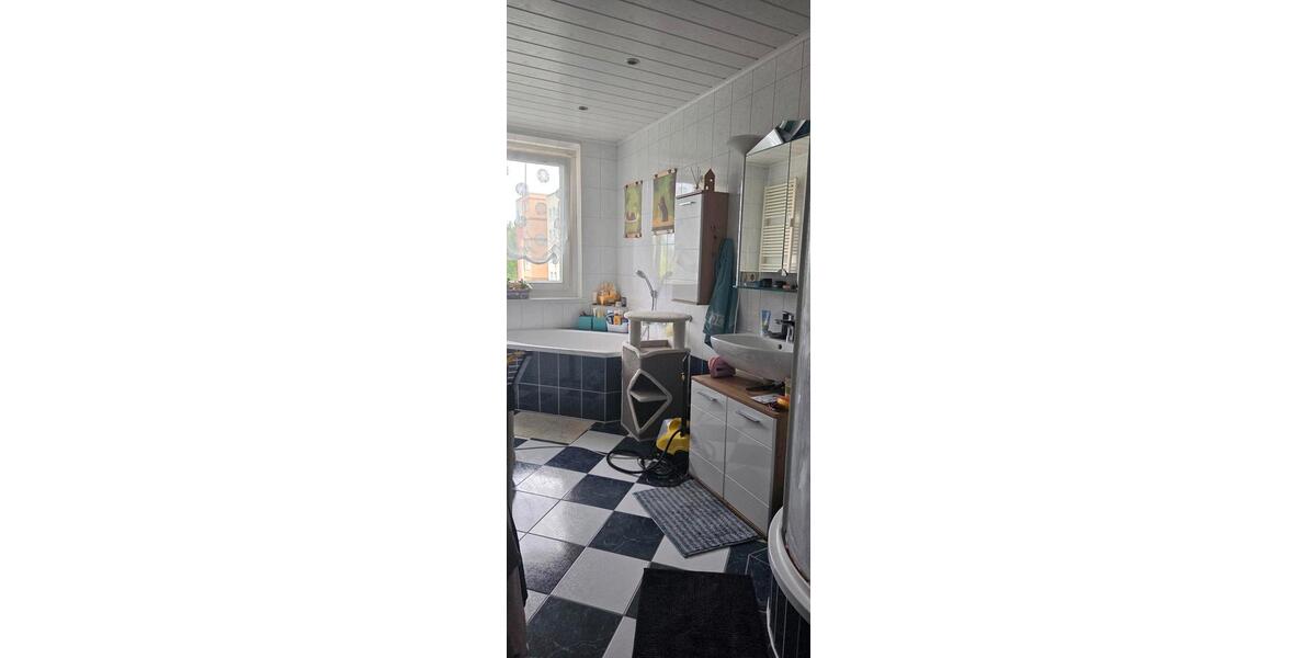 Etagenwohnung Rostock Evershagen - 3 Zimmer, 106 m&sup2;, 1.000&euro; | Angebot:26651736