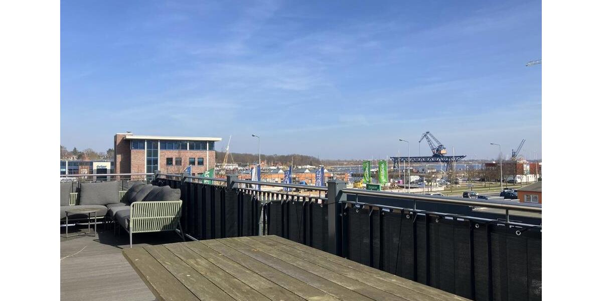 Etagenwohnung Rostock Hansaviertel - 4 Zimmer, 154 m&sup2;, 2.000&euro; | Angebot:23620104