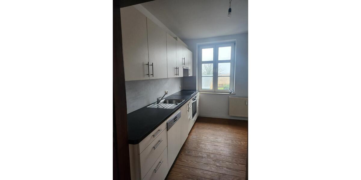 Schöne 3-Raum-Wohnung, Altbau, Bützow, Stellplatz, Gemeinschaftsbalkon 3 zimmer