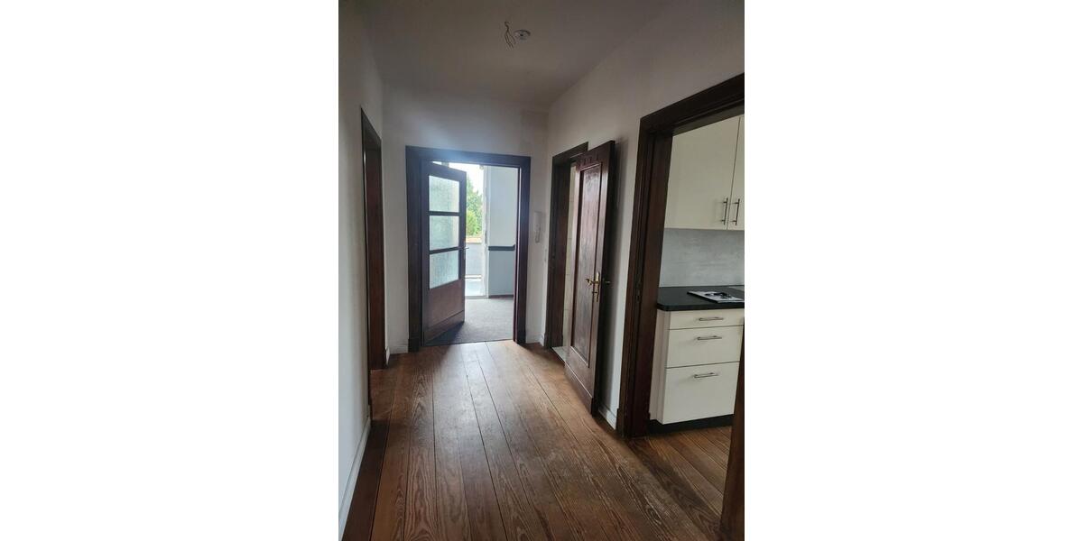 Schöne 3-Raum-Wohnung, Altbau, Bützow, Stellplatz, Gemeinschaftsbalkon 3 zimmer