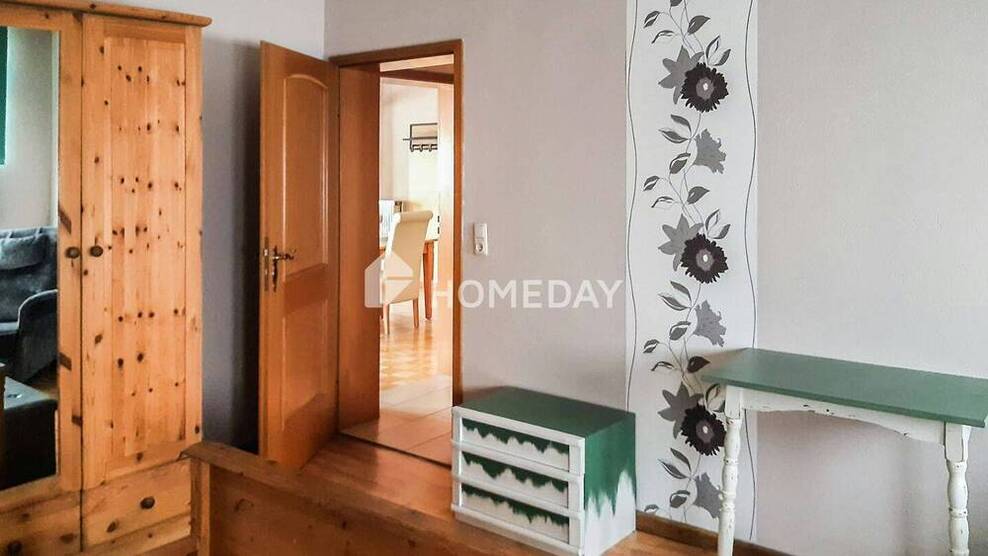 Vermietetes Zweifamilienhaus mit viel Stauraum im Keller